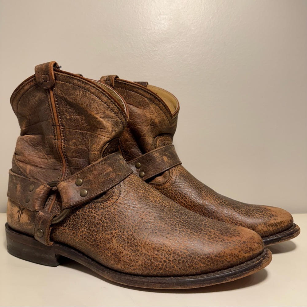 Frye Distressed Leather Wyatt Ankle Buckle Boots Women’s Size 8 Brown Western